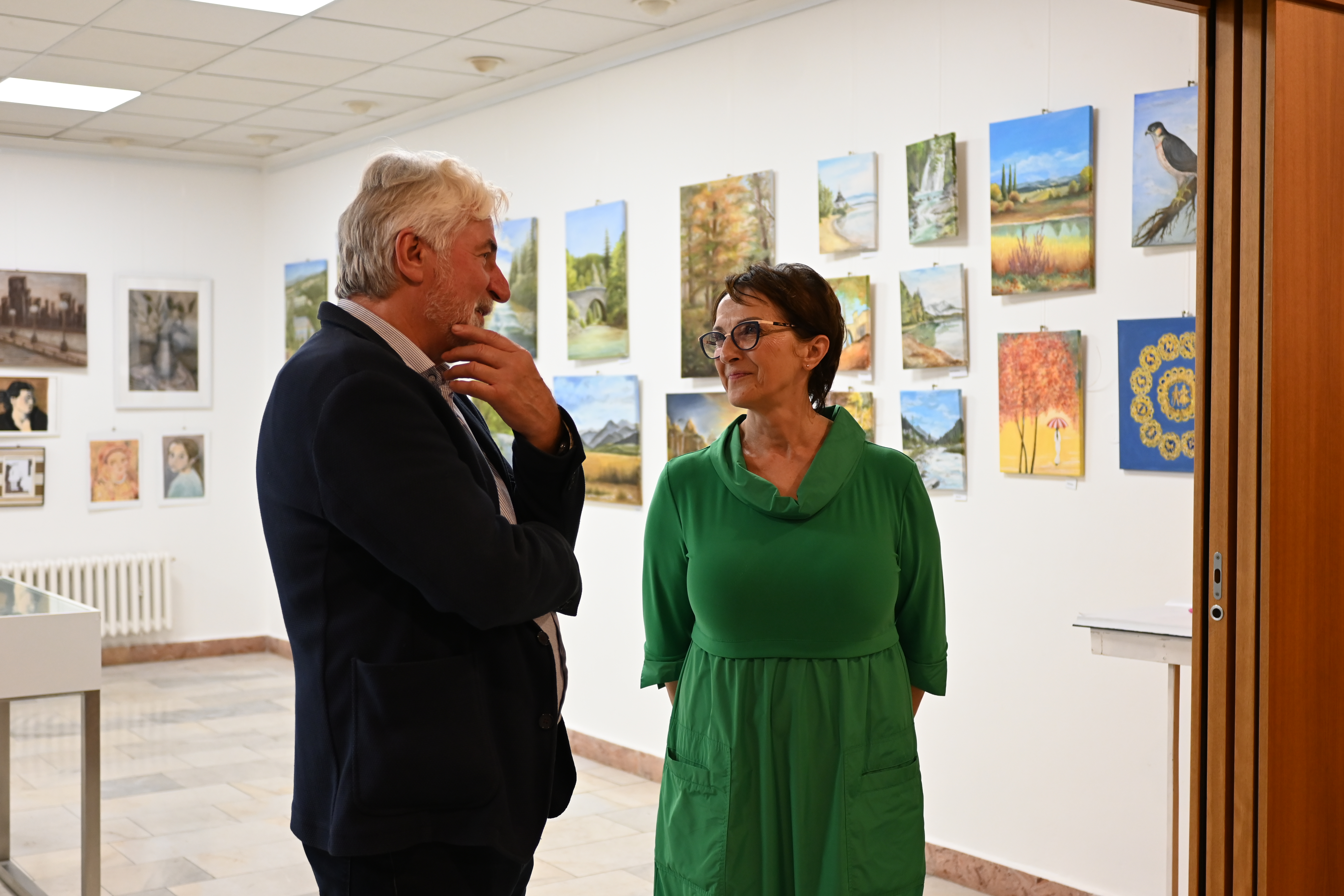 Jak vidíme svět – vernisáž výstavy obrazů Svatavy Poláchové a Dany Halové